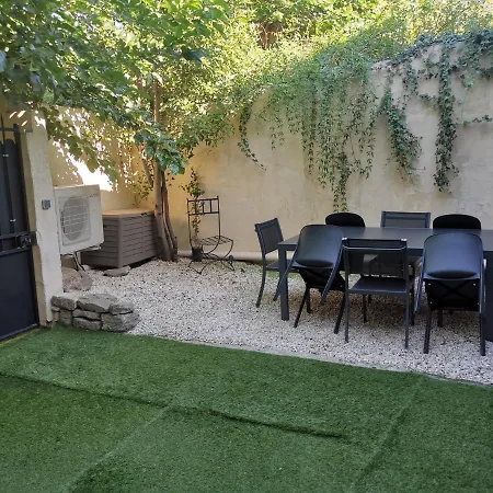 La Maison Cachee *
